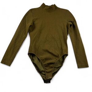 Betty Blue Women’s Khaki Green Long Sleeve Bodysuit Size Medium Snap